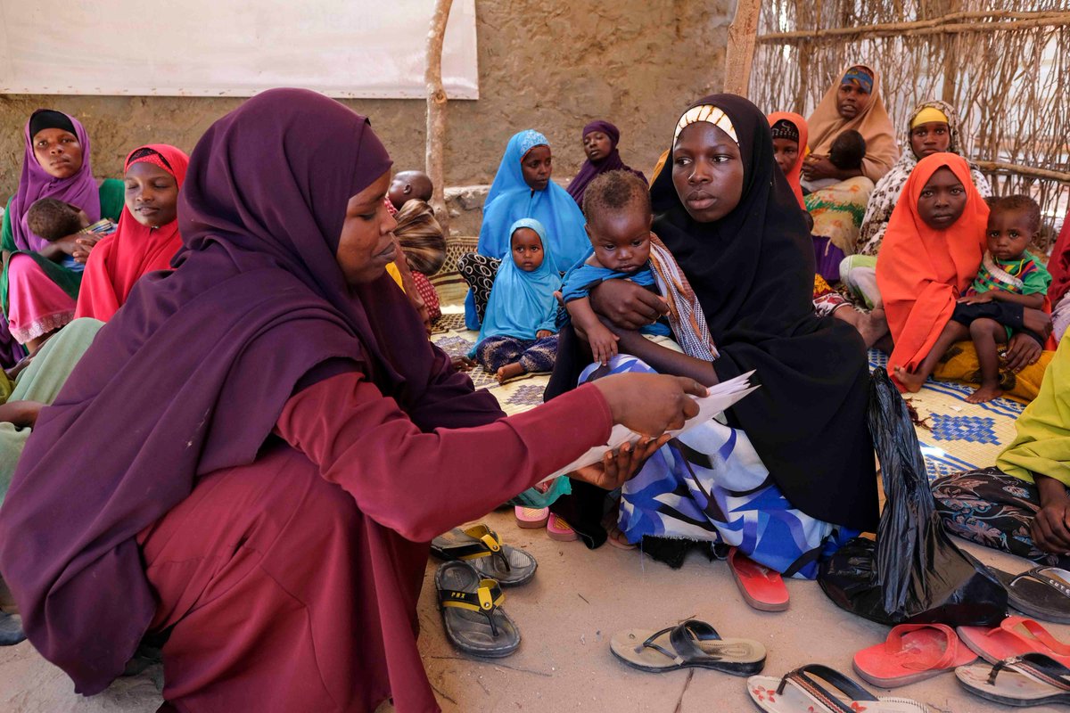 The lives of Somali children continue to be threatened by emergencies. The new funding from EU humanitarian aid, <a href="/eu_echo/">EU Civil Protection & Humanitarian Aid 🇪🇺</a>, will help UNICEF reach 120,000 children w/ health and nutrition services,  incl. treatment for severe acute malnutrition for 50,000. unicef.org/somalia/media_…