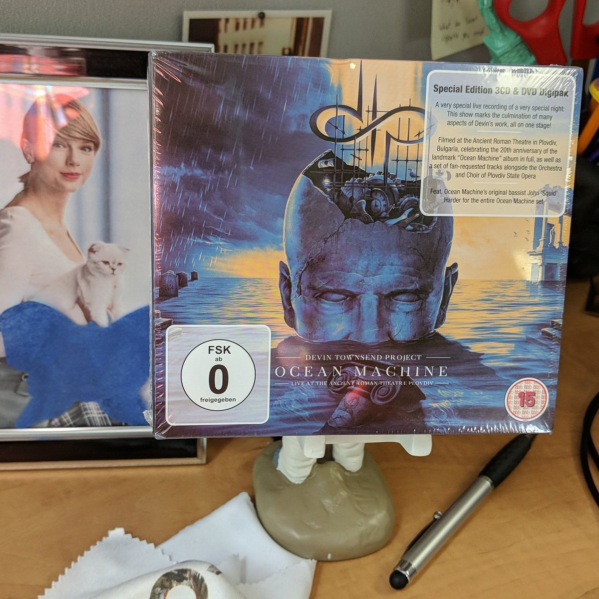 notesreviews's tweet image. Well hello there you sexy beast @dvntownsend so glad you could make it 🤘😁 #HeavyDevy #OceanMachine