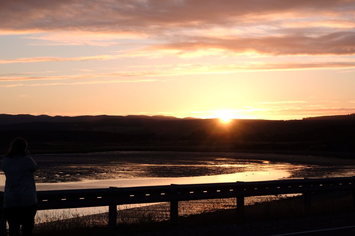 dornoch_firth's tweet photo. The beautiful Dornoch Firth which gives the Caravan Park it’s name. #dornochfirthcaravanpark #dornochfirth #camping #touring #motorhome #caravan #holidayhome #luxurylodge #residentialcaravan #staticcarvan #nc500 #jogle #pictishtrail #sunset #summerskies https://t.co/fkN5eLLAXn