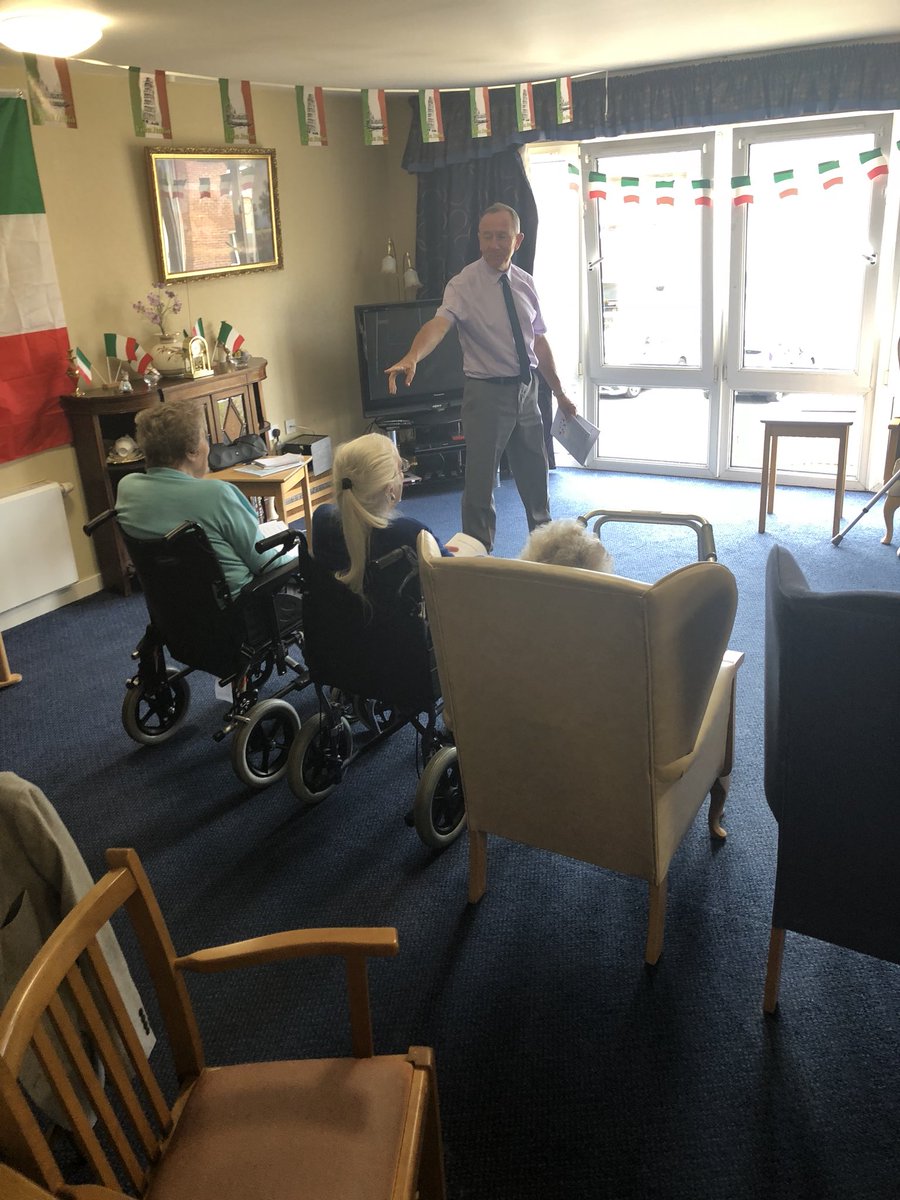 vallen5555's tweet photo. Wonderful to see residents enjoying Lingo Flamingo. Loved hearing them responding in Italian.  Lovely miles all round.  @lingoflamingo1  What a fantastic resource for everyone to enjoy. Every days a learning day at Graceland Care Home @GracelandNHome 🏡 @EAHSCP @EastAyrshire https://t.co/fuU6eZL66I