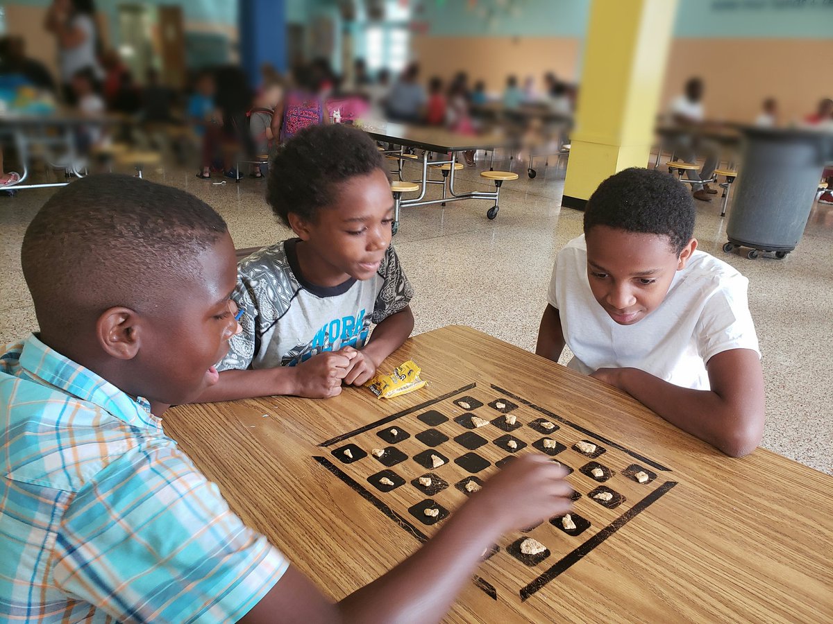 Mr_Educated10's tweet image. Omg, what do you do when you don't have checker pieces? UMM, USE GRAHAM CRACKERS! 😂🤣😂 They come up with some creative things. You have to improvise I guess lol. 
#THESEKIDS #improvising #Chimborazo #summerschool
