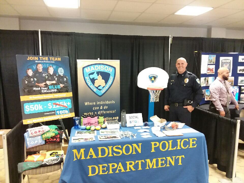 madisonpolice's tweet photo. Sergeant Kleinfeldt doing a little recruiting at the National Police Explorer Conference!
Join The Team!
https://t.co/on3Jq6pZbV
#NLEEC
#MPDstrong https://t.co/eNGxDhNRvJ