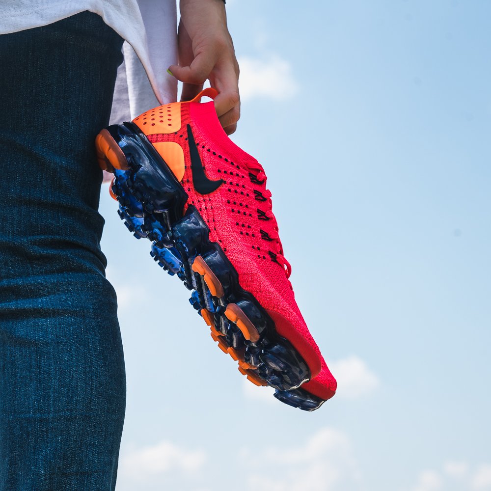 vapormax red orbit