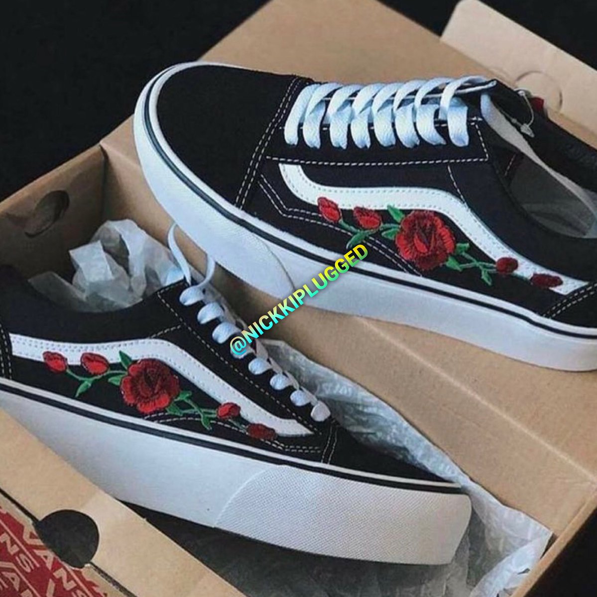 nickkiplugged's tweet photo. vans 👀 •
•
• 
for more follow ( me ) @nickkiplugged •
•
•

#shoes #sneaks #vans #customizedvans #hightopvans #lowtopvans #flowervans #vansvault #vansauthentic https://t.co/AvuMpzqS0x