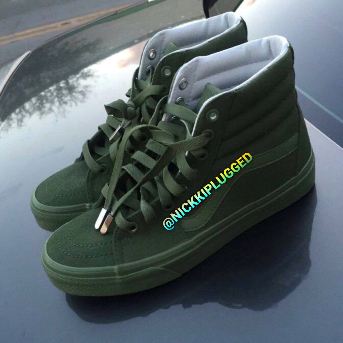 nickkiplugged's tweet photo. vans 👀 •
•
• 
for more follow ( me ) @nickkiplugged •
•
•

#shoes #sneaks #vans #customizedvans #hightopvans #lowtopvans #flowervans #vansvault #vansauthentic https://t.co/AvuMpzqS0x