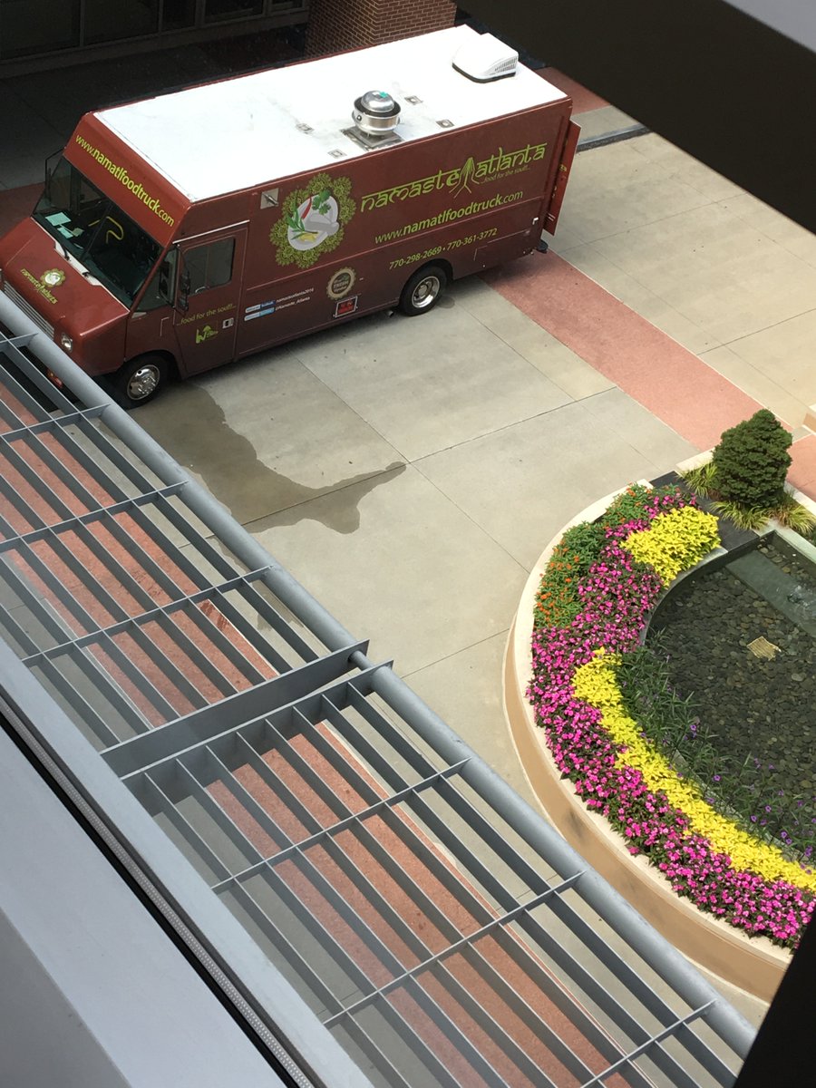 Eatndrinkwithme's tweet photo. #EADWM #foodtruck #Midtown #Atlanta 10 tenth st buildingโs courtyard- come and check out Namaste Atlanta food truck! #happyDining https://t.co/fzhchboIZ3