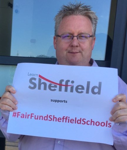 Good discussions today with @samjackson_star and school leaders about the impact of funding on the city. Support #FairFundSheffieldSchools and sign the petition ... change.org/p/fair-fund-fo…