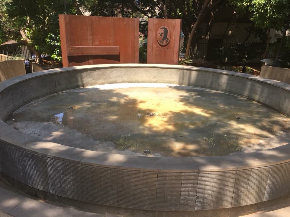 Janjoune's tweet photo. @WilliamAHawi’s #publicgarden in #Geitawi #Beirut is dying! Shame on #edl &amp; #beirutmunicipality. #lebanon #williamhawi #williamhaoui #williamAhawi https://t.co/WdffF1rQrB