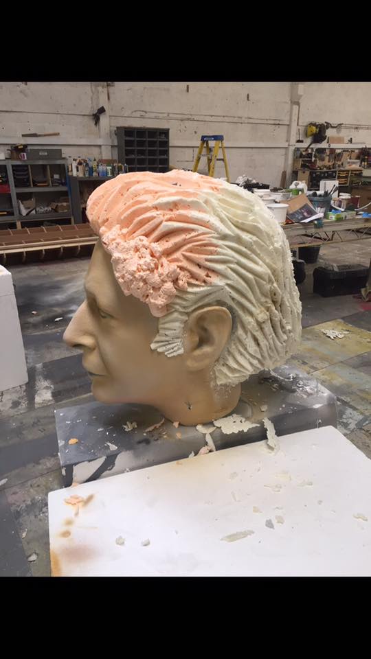 thinkitmakeit's tweet image. Jurassic Jeff's head in our workshop and then.... in Potters Fields Park! #jurassicjeff #JeffGoldblum #giantJeff #nicholasalexander #thinkitmakeit