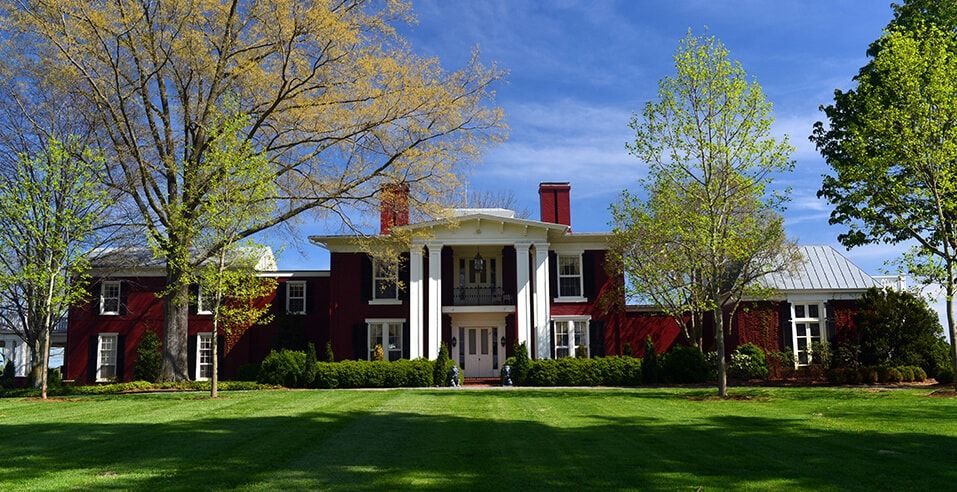 EstatesVirginia's tweet photo. Edgewood Farm is a picturesque historic home built in 1853. Its views of the Blue Ridge Mountains and the Rapidan River make it one of the most beautiful farms in #CentralVirginia! #VirginiaEstates #homesforsale

https://t.co/aZ57XviMCe https://t.co/vJxDwY1Tad