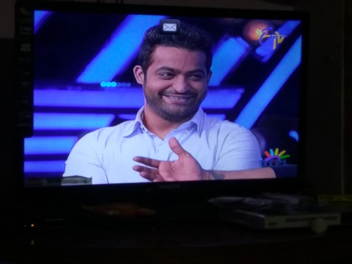 man_of_mass_ntr's tweet photo. #NTRatDhee10GrandFinale 😍😍😍😍😍 rendu kallu saripovuu Annaya ni chudataniki pure smile..
Congratulations #raju #Dheewinner https://t.co/5HmLqUOHup