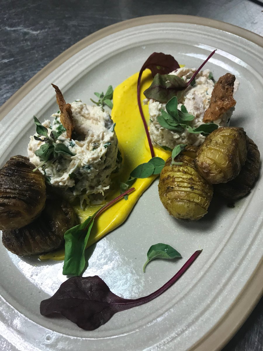 OpenKitchenMCR's tweet photo. Join us for a unique fine dining experience! Our brilliant chefs use 100% food that would have gone to waste to create delightful restaurant menus, all served on a pay-as-you-feel basis. Organic wines &amp; local beers available. What more do you want? https://t.co/dIkoqcoqKw https://t.co/9PqVSzvkrI