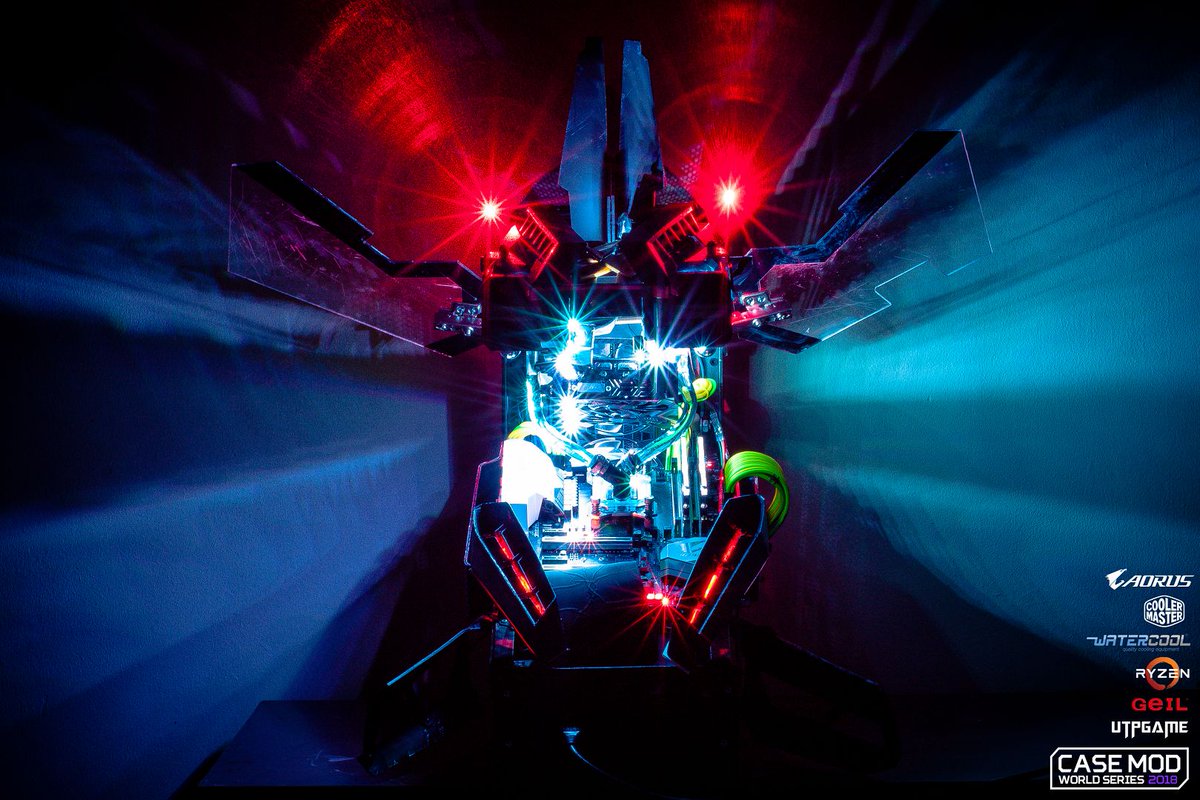WatercoolEN's tweet photo. The #cmws18 entry by #UTPGame is inspired by #Lockdown from the #Transformers universe. In a heavily modded @CoolerMaster #H500p, he cools an #Ryzen 5 2400G with a #Heatkiller block and dual reservoirs. https://t.co/cad5QgbDUo #watercool #casmod #watercooling #pcmr https://t.co/WImLyMWKt1