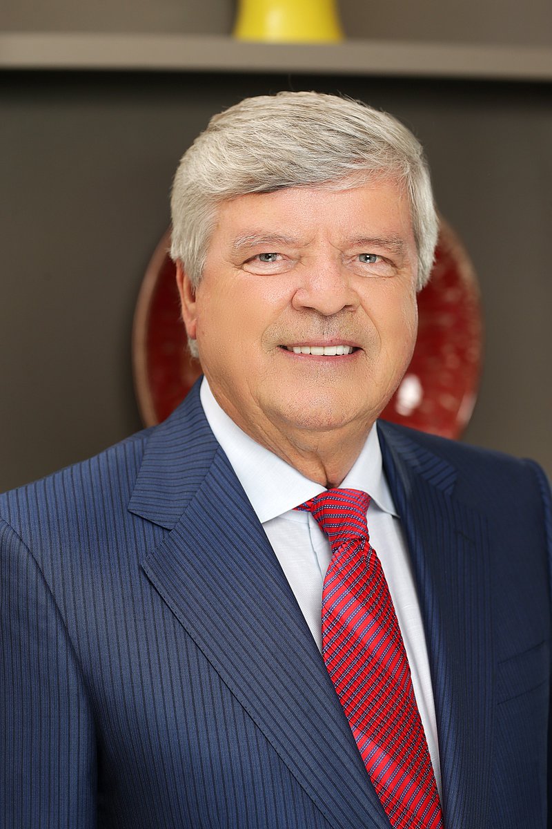 MenforHopeUSA's tweet photo. We're kicking off Wednesday with another Trailblazer recipient, Charles Barker- President and Chief Executive Officer of Charles Barker Automotive. Thank you for blazing trails within our community and beyond! https://t.co/bnhX3Dv8dl