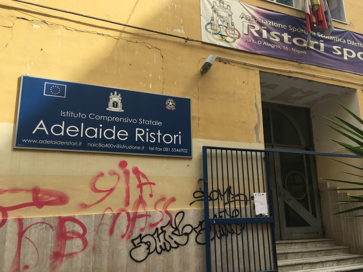 LVC's tweet image. Hannah (through an Arnold Grant) traveled to Italy to assist in teaching English in Naples at a local middle school. "I engaged students in conversations, assisted in grammar lessons, helped with pronunciation, and provided information about American culture." #GoLVC #LVCsummer