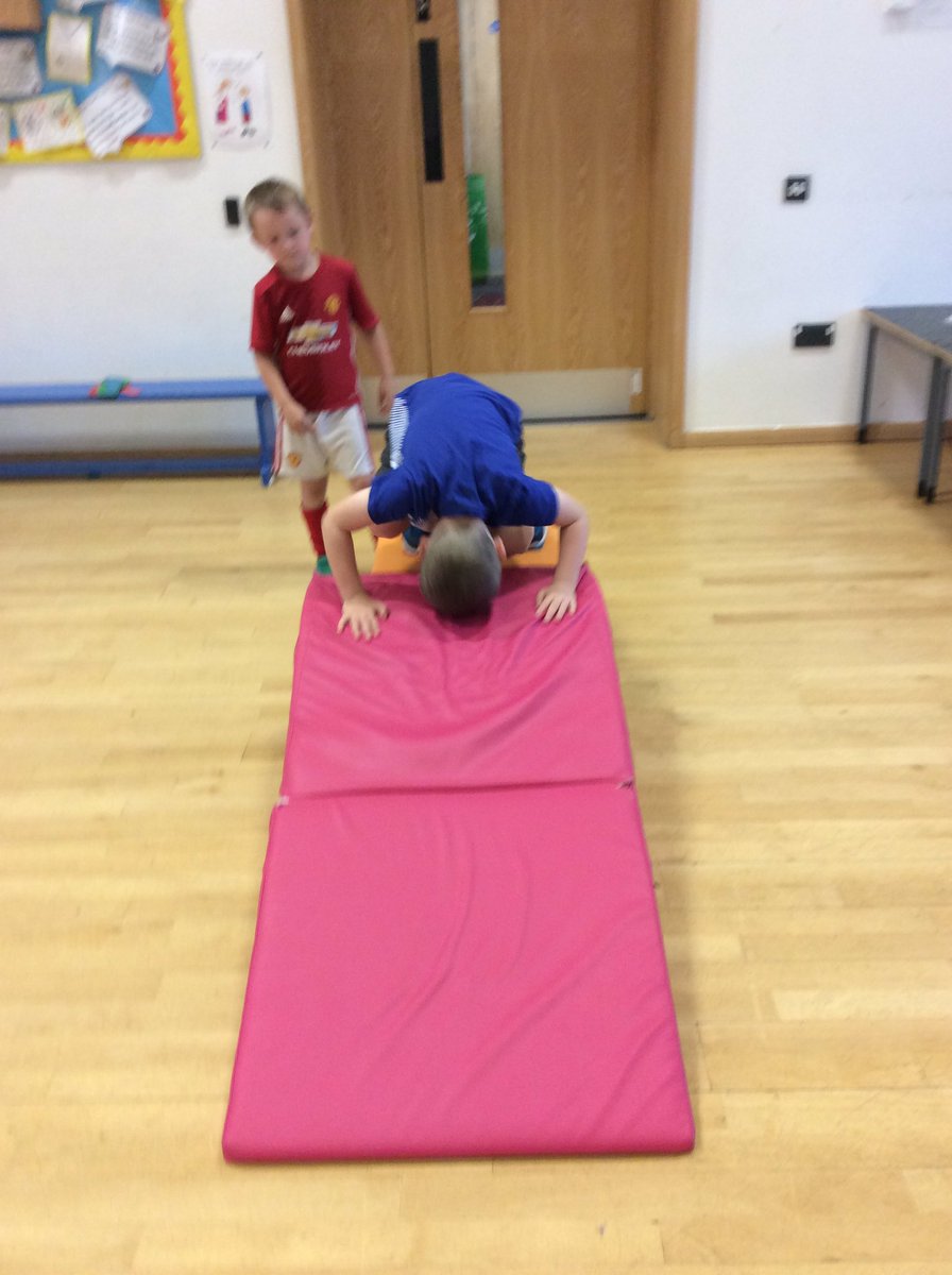 AthensClass's tweet photo. SPORTS WEEK - Day 3 
Today we completed the 'fun run', had a gymnastics session and played some cricket.🏏🏃🏼 https://t.co/mTYUUS2PFE