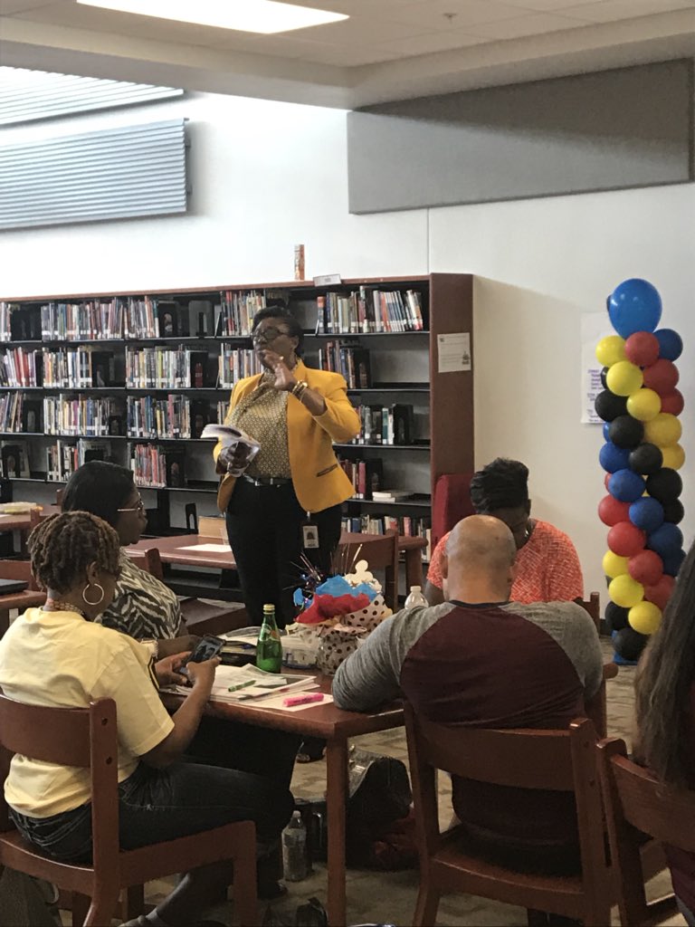 JanineOCPS's tweet photo. Parent Engagement Liaisons (PELs) learning Close Reading techniques to share with parents of ELLs, during the Parent and Family Engagement Summit 2018 @OCPS_MSES https://t.co/yMCud0vKi4