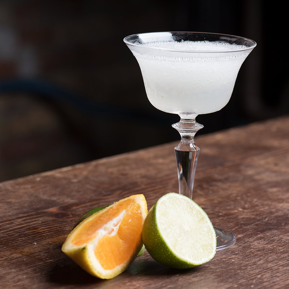 Spiriti fruttati! Un cocktail con Prime Uve e il tocco fresco degli agrumi cresciuti al sole. ☀️