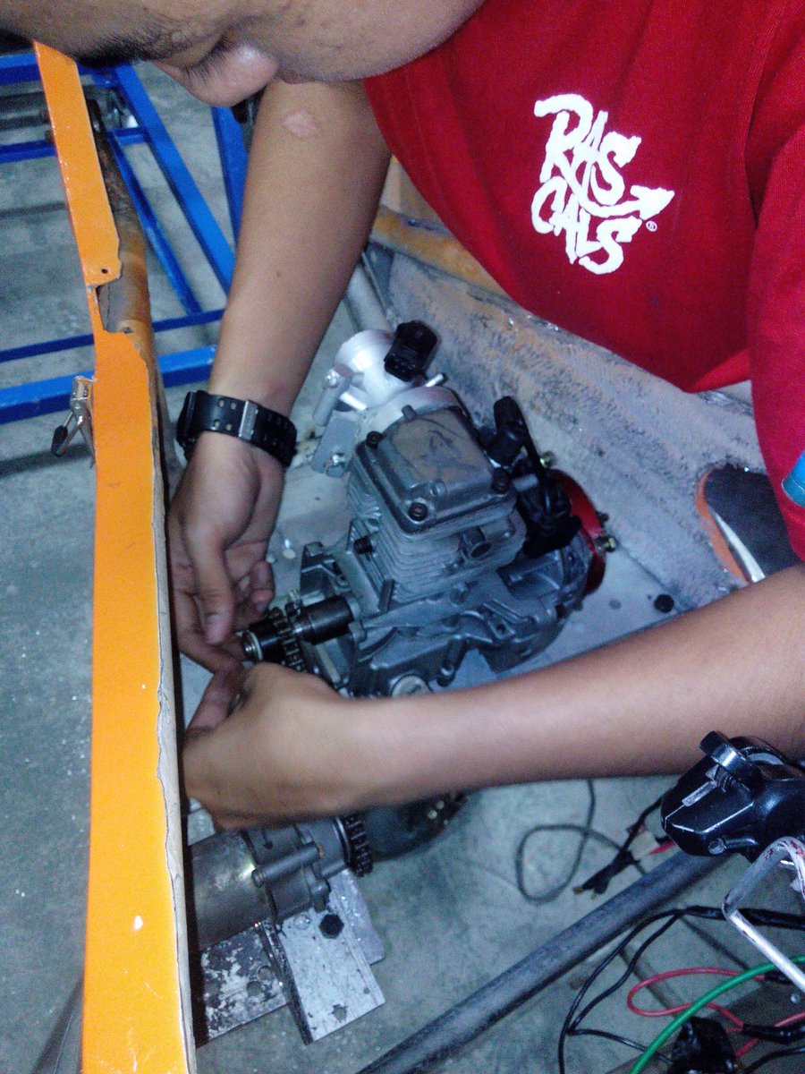 TKnights01's tweet photo. July 18, 2018
3:40pm - 5:00pm
TBK 1 technical and support team work progress on old unit prototype vehicle:
✔Finalized mounting for starter motor
✔Re-mounted EFI (electronic fuel injector)
✔Test start without fuel
#ShellEcoMarathonAsia 🇵🇭
#SEMA2019 🏁🏎
#JeffAudio https://t.co/8pw8VFlQSj