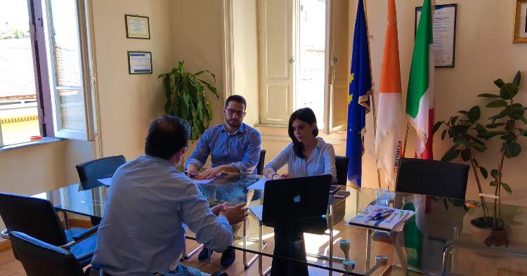 Oggi la Portavoce <a href="/MariaC_Pisani/">Maria Cristina Pisani</a> ha incontrato <a href="/AntonioCandelaM/">Antonio Candela</a> per discutere dei risultati ottenuti e rinnovare la partnership tra il #FNG e il <a href="/Comincenter/">Comincenter</a> di Matera, che connette il mondo dell’#università con il mondo dell’#informazione e dell’#orientamento.