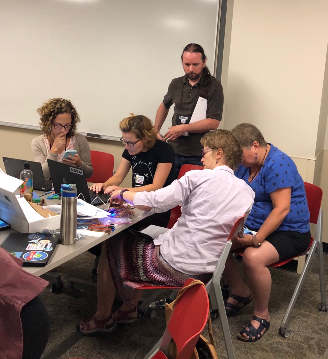 MakerEduCollect's tweet image. Good to know people who know - troubleshooting on phone with #hyperduino creator!!! Thanks ⁦@caseymaker⁩!  They don’t let anything deter them!!!
#infypathfinders