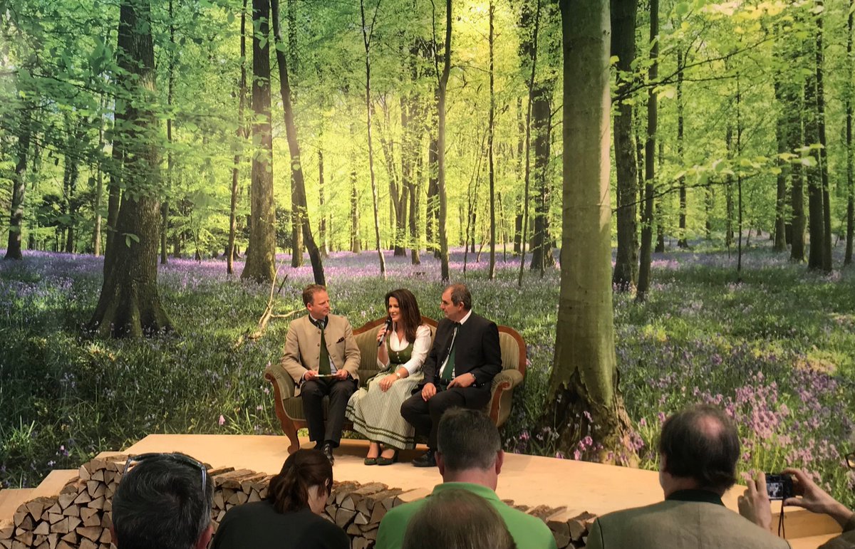 Saegeindustrie's tweet photo. Auftakt der #INTERFORST2018 mit Ministerin #Kaniber. #Wald und #Holz zentraler Bestandteil der Gesellschaft. https://t.co/DkAUFvT3hX