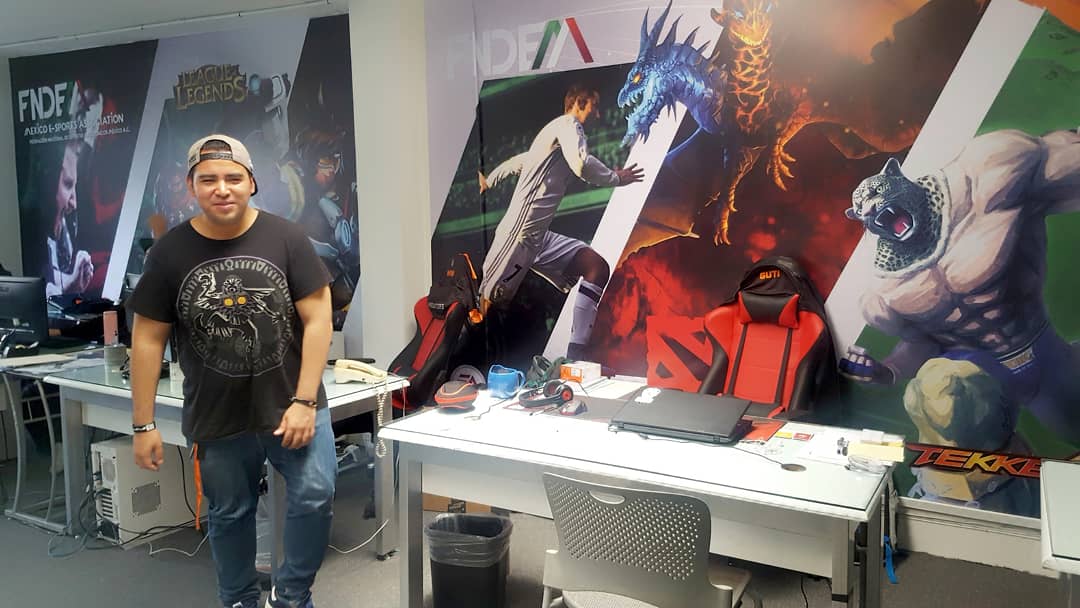 Asian_Crisis's tweet photo. Así va quedando la oficina. ¡Perrísima! #LetMeShow The Real #esports 😎 https://t.co/Fl6naFEnDX