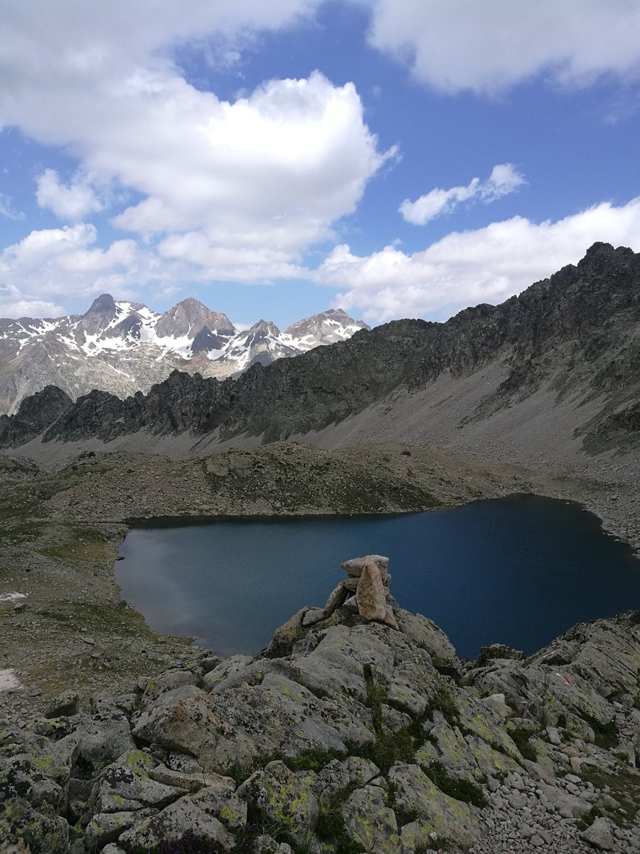 Ibón alto de Brazato, esta mañana. @MontanasAqueras @IbonesPirineo @Altogallegoturi @EnjoyAragon