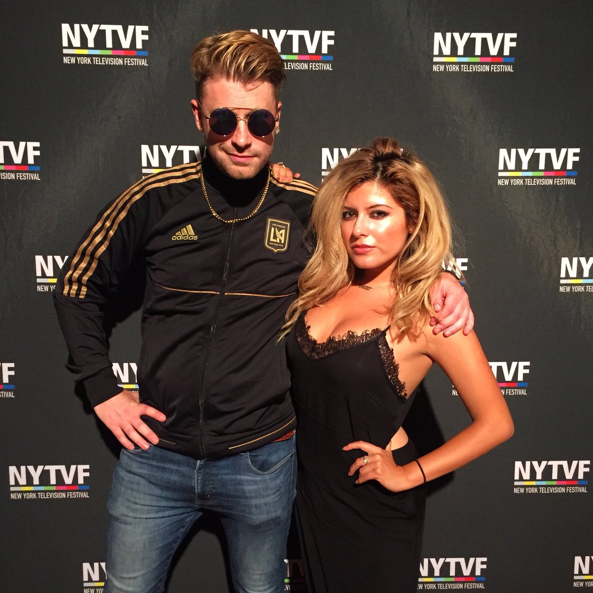 thegarygold's tweet photo. Looking sexy AF at the premiere of my story at @nytvf. Screening was sold out obviously. Cheers for the love New York 😜🍻#NYTVF2018 https://t.co/EeF2iCrCb4