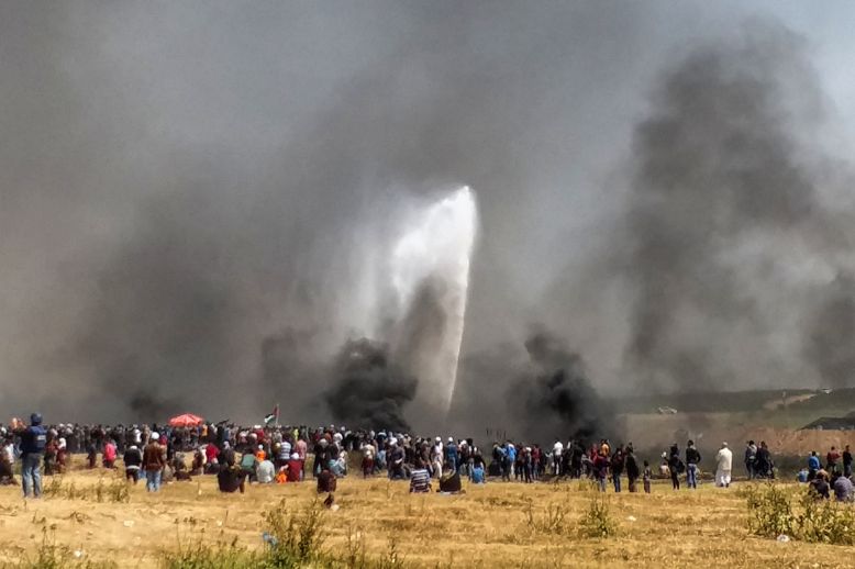 Update: Palestinians killed in #Gaza at protests and during air strikes map.org.uk/news/archive/p… #GreatReturnMarch