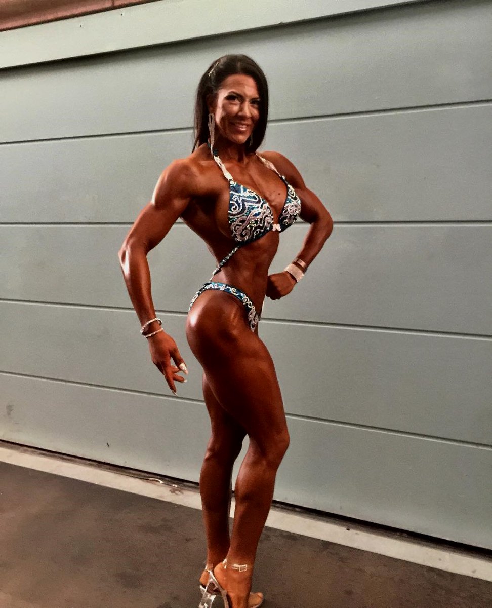 BodybuildingAlx's tweet photo. #cleaneating #fitspo #beproudbutneversatisfied #shreddedworldwide #crossfitviciado #diamondcup #squatsunday #powerliftingtraining #fitnessgirlsworldwide #physiqueclassic https://t.co/WAjCY5k7je