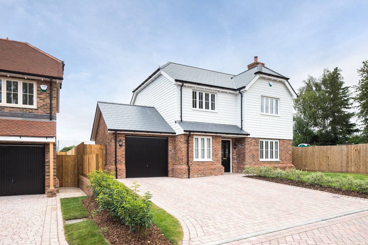 ClagueLLP's tweet photo. Stunning new imagery of the completed Summer Sun Court, one of two Clague designed schemes in Boughton Monchelsea developed by @Esquire_Dev.
Click here to see more - https://t.co/Oi6NFHWo9u
#Newbuild #BoughtonMonchelsea #Completion https://t.co/qinU72C1Pd