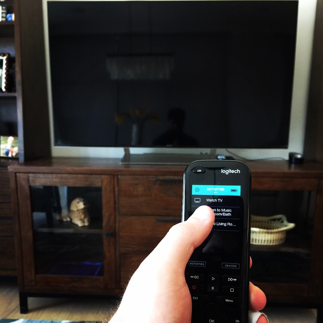 NOAVPro's tweet image. Another great project for a great customer. Love their new downtown condo! #noav #neworleans #audiovideo #downtownnola #downtown #nola #sony #television #tvmounting #klipsch #speakers #yamaha #avreceiver #logitech #love #this #beautiful #newcondo