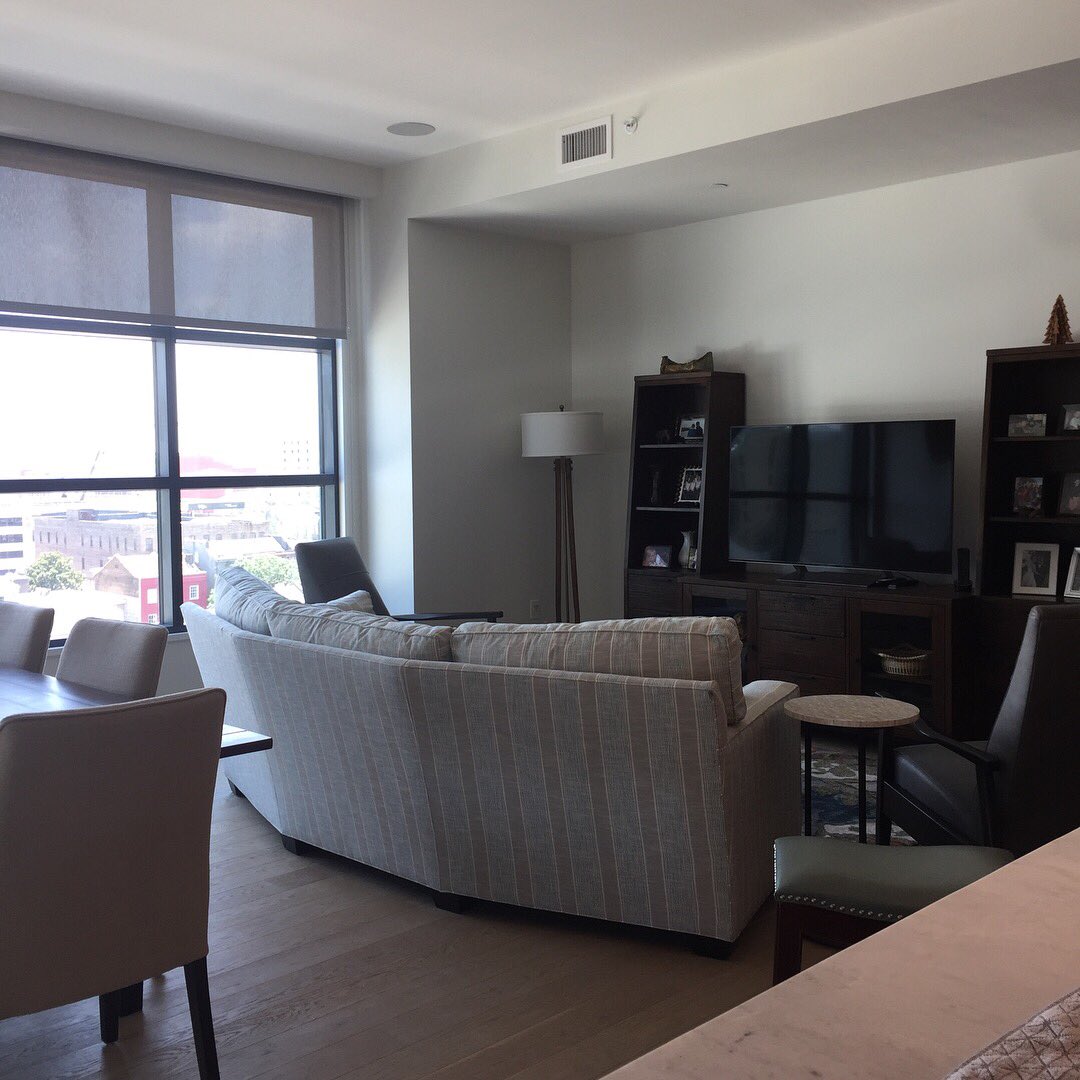 NOAVPro's tweet image. Another great project for a great customer. Love their new downtown condo! #noav #neworleans #audiovideo #downtownnola #downtown #nola #sony #television #tvmounting #klipsch #speakers #yamaha #avreceiver #logitech #love #this #beautiful #newcondo