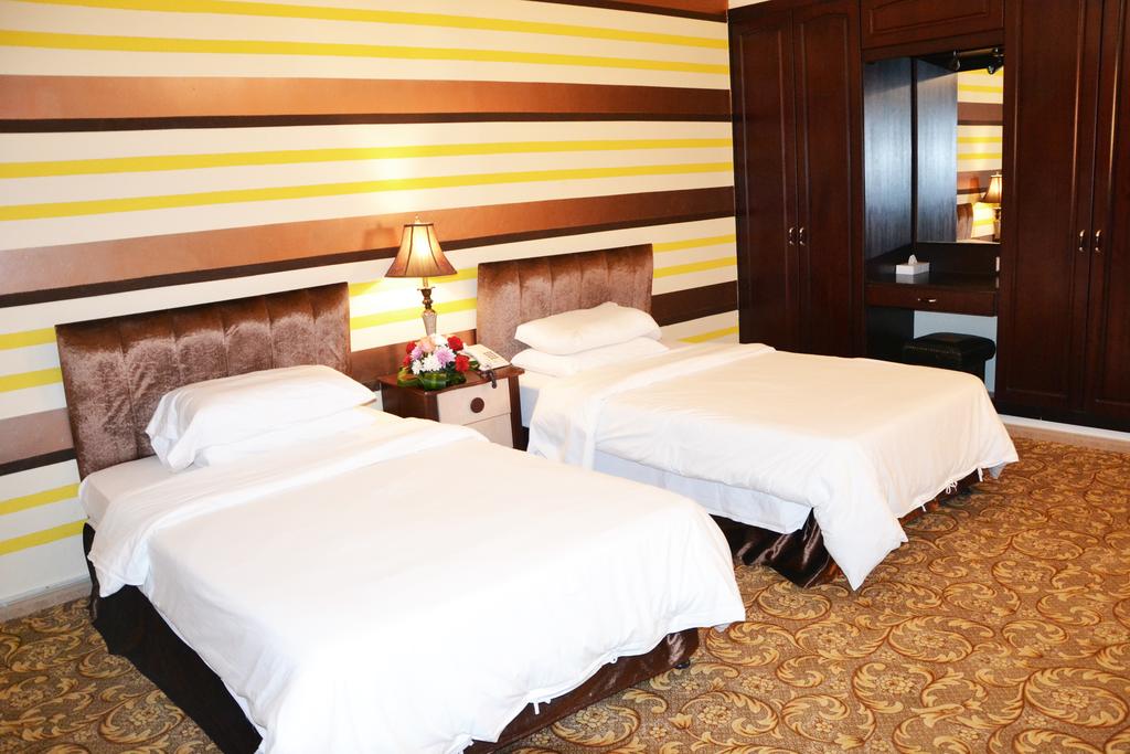 BasmahCoral's tweet image. هل ستزور مدينة #جده قريباً؟
خطط لإقامتك في #منتجع #البسمة_كورال #جدة واكتشف العديد من المميزات الرائعة والعروض الترويجية.

للحجز من خلال موقع بوكينج: goo.gl/6xyYBV