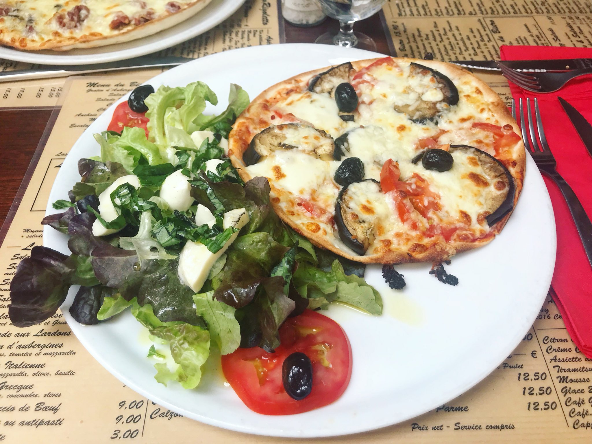 Clementine on X: "📍Bistro Rigoletto, 18 Rue Parlement Sainte-Catherine,  Bordeaux, France 🍴 I love their « pizz'salade » plate 😍 A cute small pizza  with a tasty salad 🍕🥗 💶 11,50 € #