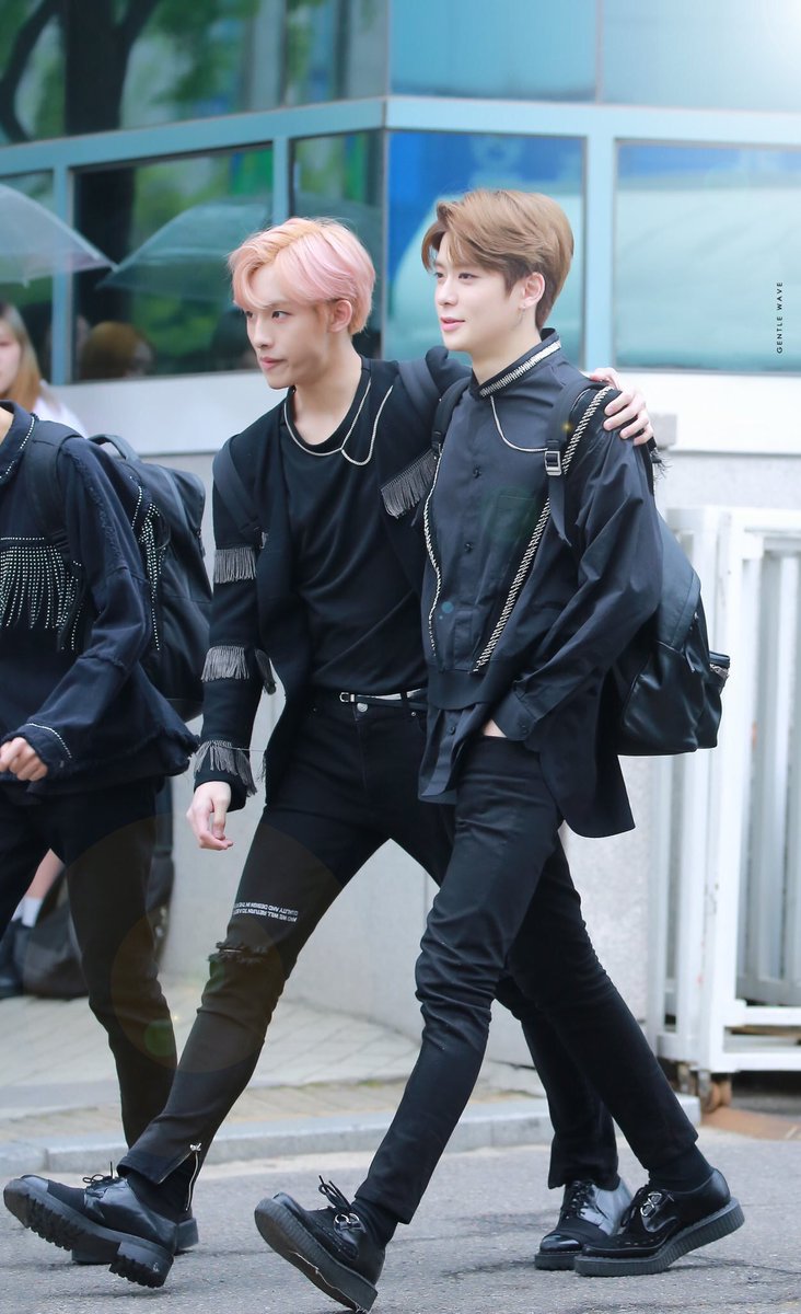 love these pictures of him taken by other members‘ fansites his visuals are always shining 🌸