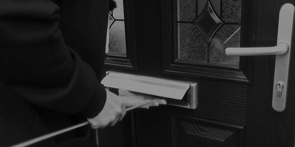upgrademylocks's tweet photo. Letterbox ‘fishing’ allows burglars to retrieve your keys without having to step foot into your home! Keep your keys out of sight! #Letterbox #Crime #HomeSecurity    https://t.co/uhj2mUuKVf https://t.co/JApzsEjAgp