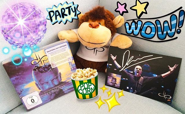 LeDevinCircus's tweet image. Bouquet final avec l’édition 3CD+DVD de Ocean Machine -Live at the Ancient Theatre Plovdiv- du Devin Townsend Project et l’autographe de Devin en exclusivité chez Newbury Comics 🐳
#devintownsend #dtp #devinmania ift.tt/2uJsdR3