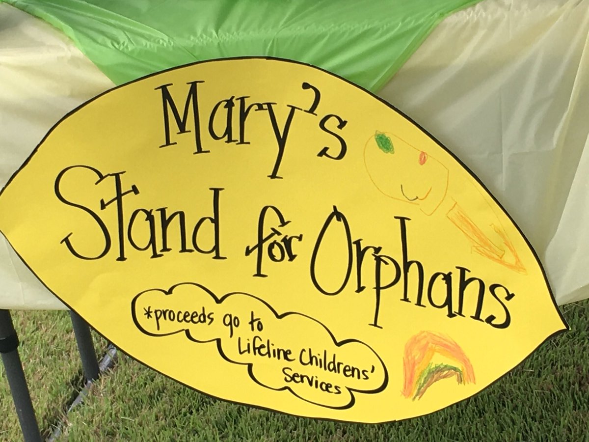 titlelawyerjoe's tweet photo. Mary has finished counting the donations to her #StandForOrphans and the total being sent to @LifelineChild is 💲1️⃣2️⃣0️⃣0️⃣❗️
Thanks @rickandbubba for DOUBLING it!! 💰🍋🍪💰 https://t.co/9qIaBYnoHe
