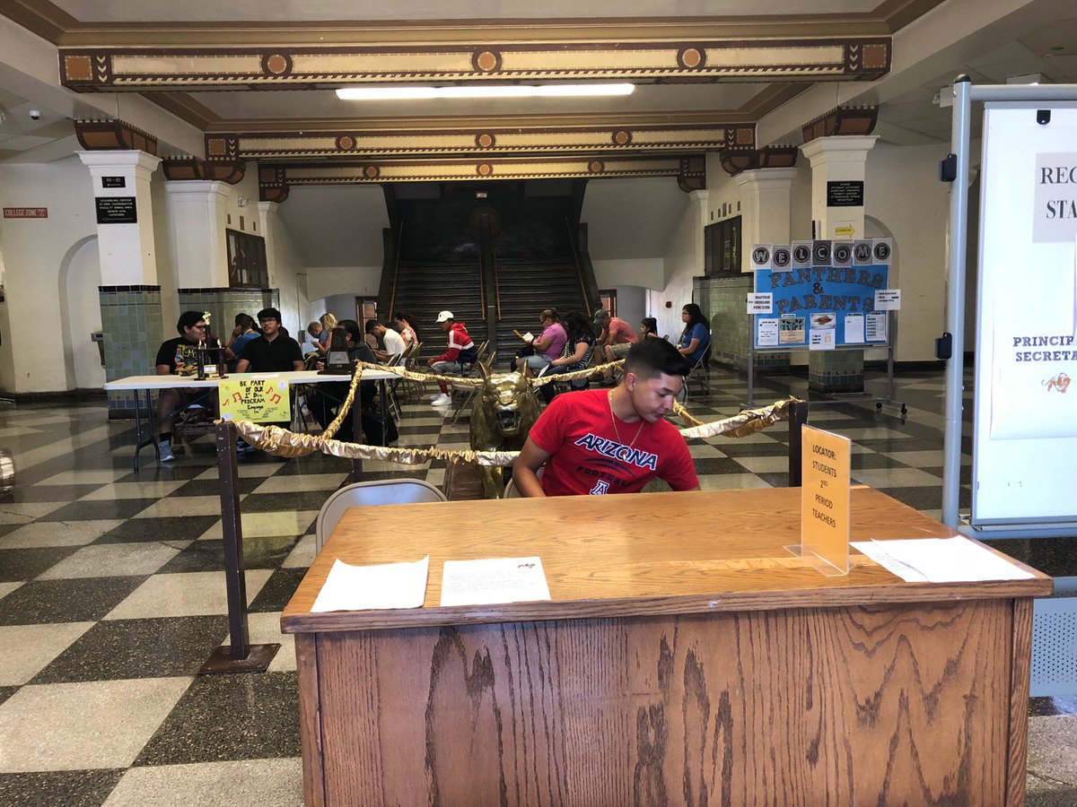 SDOAPantherNT's tweet image. Way to go! Our New Tech juniors stepping up to help out with #AustinHS registration for our military families! @cynsationalcynd  @BlancheGenao #PantherNewTech #OneBigFamily #IAmEPISD