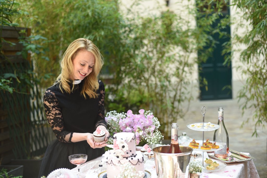 RuffledByGrace's tweet photo. The icing on the cake... for your Paris wedding, elopement or vow renewal! #ruffledbygrace #parispastor #tinyweddings #epicelopements #paris #pariswedding #LoveWins #weddingplanner #parisweddingplanner #shesaidyes #ido #loveislove #unconventionalwedding https://t.co/GzacVNNsO2