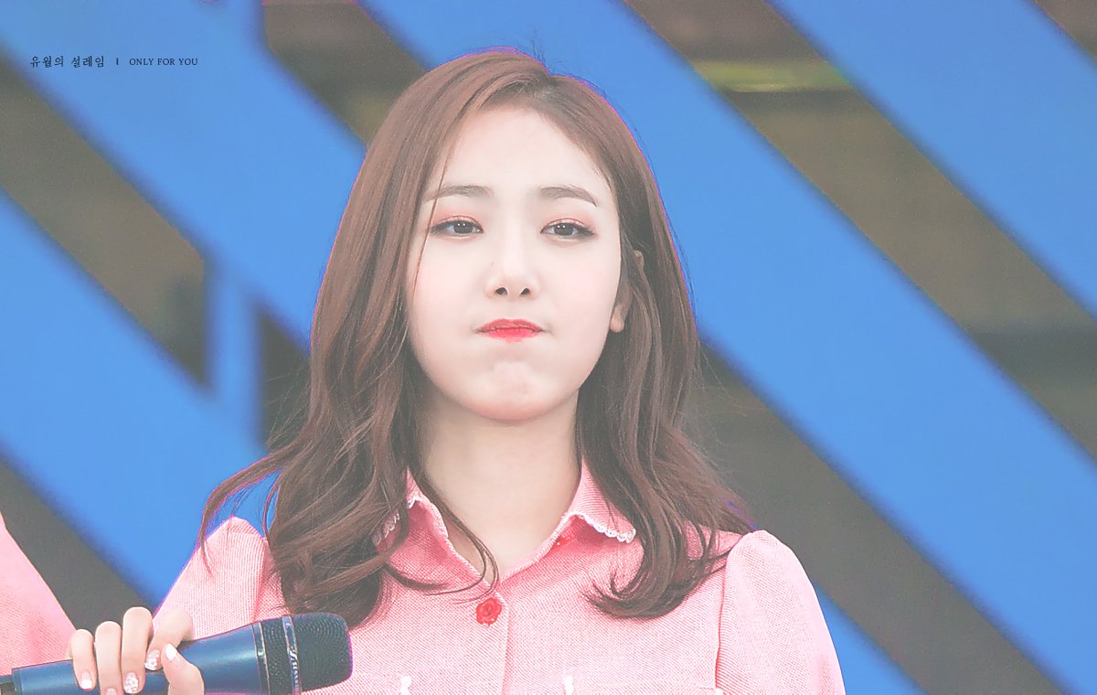161008

열아홉 황은비 ㄱㅇㅇ,,,🐤🐤 
완전 핑쿠핑쿠 🍑

#Gfriend #황은비 #SinB