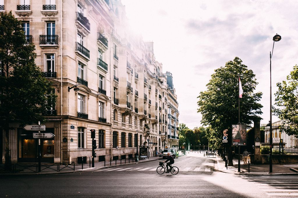 TravelNoire's tweet image. Oui, oui! We found flight deals to Paris for less than $300. bit.ly/2LIiJN4