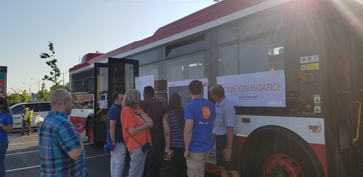 MerrileesWill's tweet photo. Lots of #EglintonEastLRT discussions at Kingston and Morningside. People are happy with the plans for LRT! https://t.co/1xxiS5JRdk