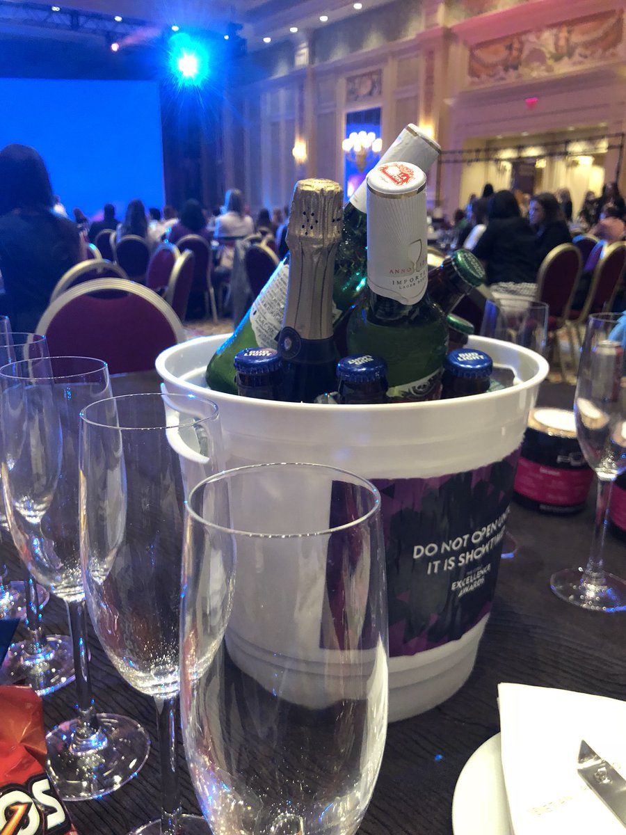 EventErika's tweet photo. Now THIS is how you kick off a keynote! #CventCONNECT Looking forward to hearing a superstar event director speak! @lauraschwartz https://t.co/dkMZJIU5jt
