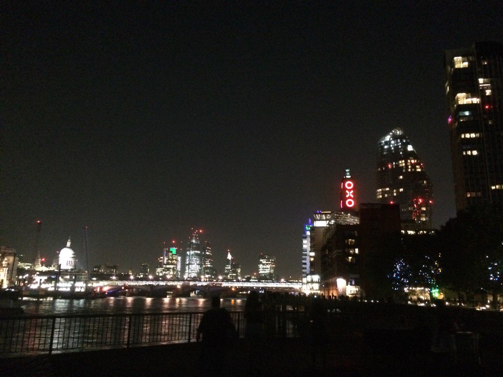 #Londonbynight #London #Southbank
