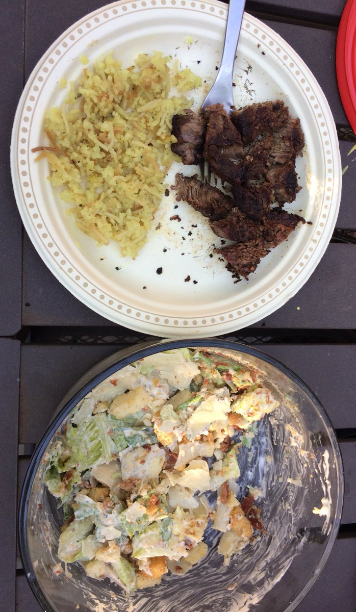 skinnybitch_ang's tweet photo. Some men bring home flowers when in the shit house. Mine brings home steak #InstantForgiveness #WayToMyHeart https://t.co/NyZMHfeXyd