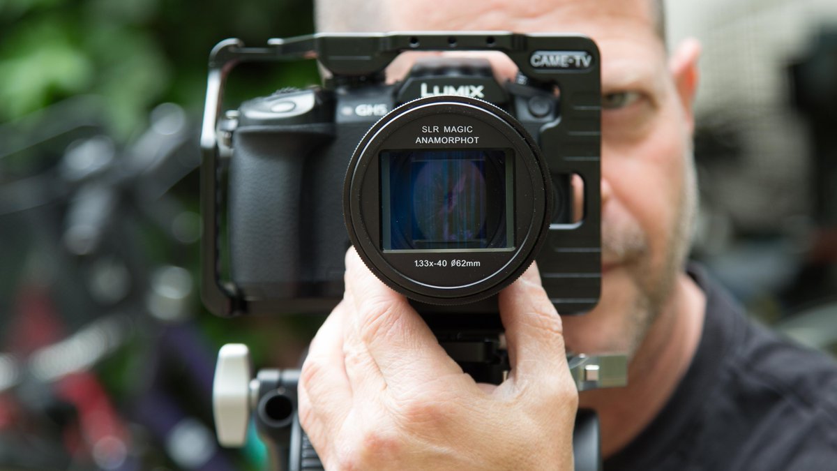 anamorphot's tweet image. Want to try our anamorphic magic and still not sure what route to go yet? Here's a easy option to start with all your mirrorless cameras and compact lenses!

One of our ultra best sellers, the @slrmagic Super Compact 40 1.33x

Photo courtesy of @c5dnews