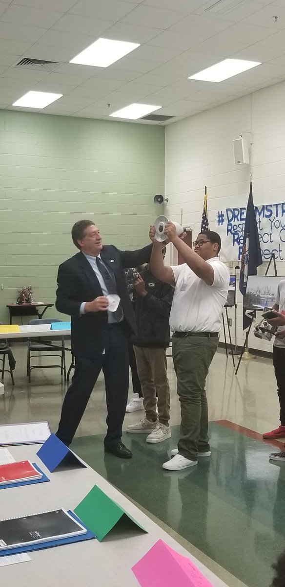 DelCiaPrice85's tweet photo. Then, we heard from Mayor McKinley Price, Florence Kingston (Director of the Development Department), and Everett Skipper (Director of the Engineering Department) about some of the great things happening in Newport News and the cool careers available!
#BeTheChange #DoTheWork https://t.co/TWQakRmchO
